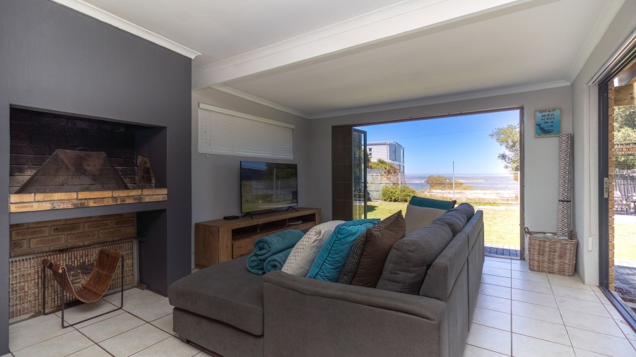 4 Bedroom Property for Sale in Sandbaai Western Cape